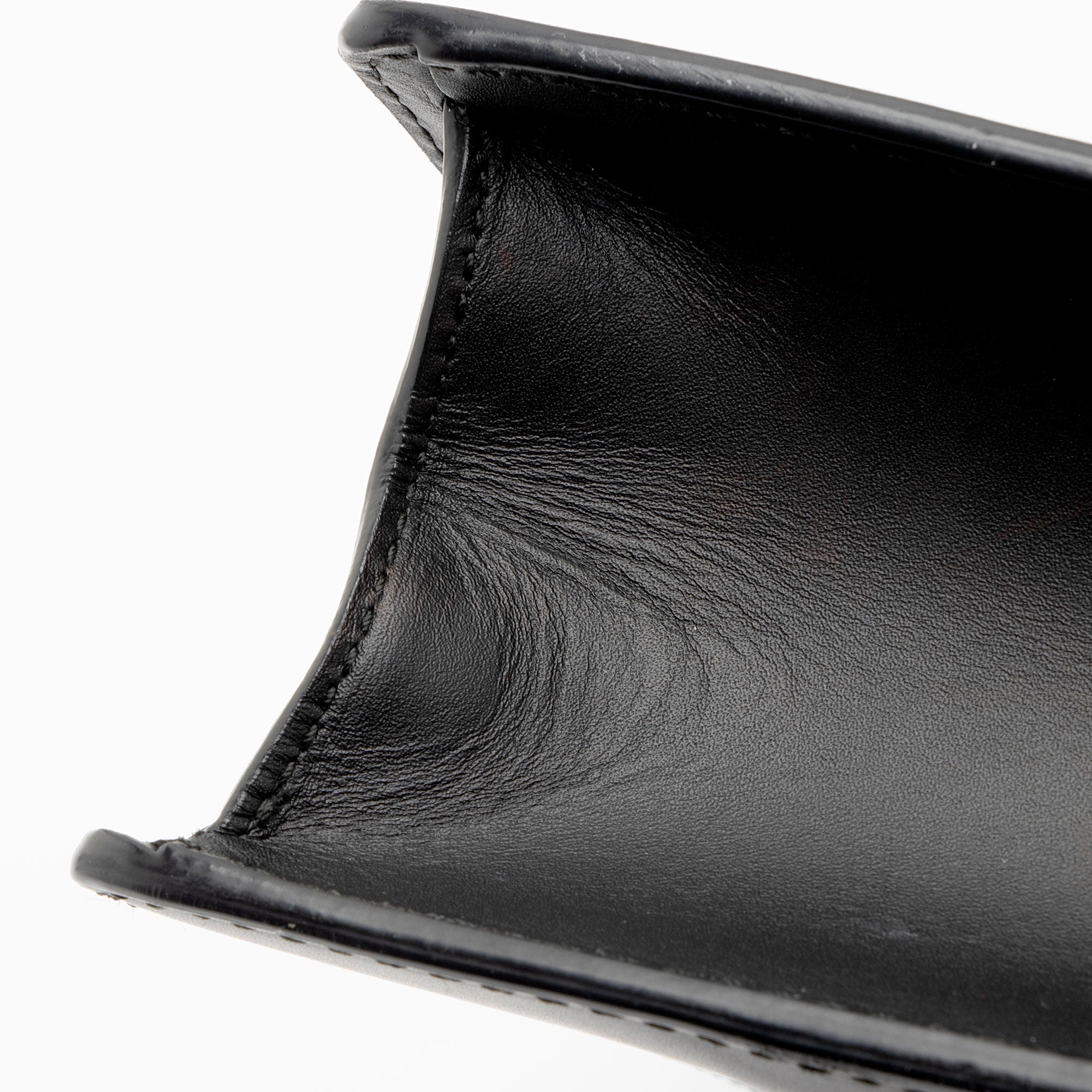 Gucci Leather Sylvie Mini Chain Bag (SHF-2s1qNf)