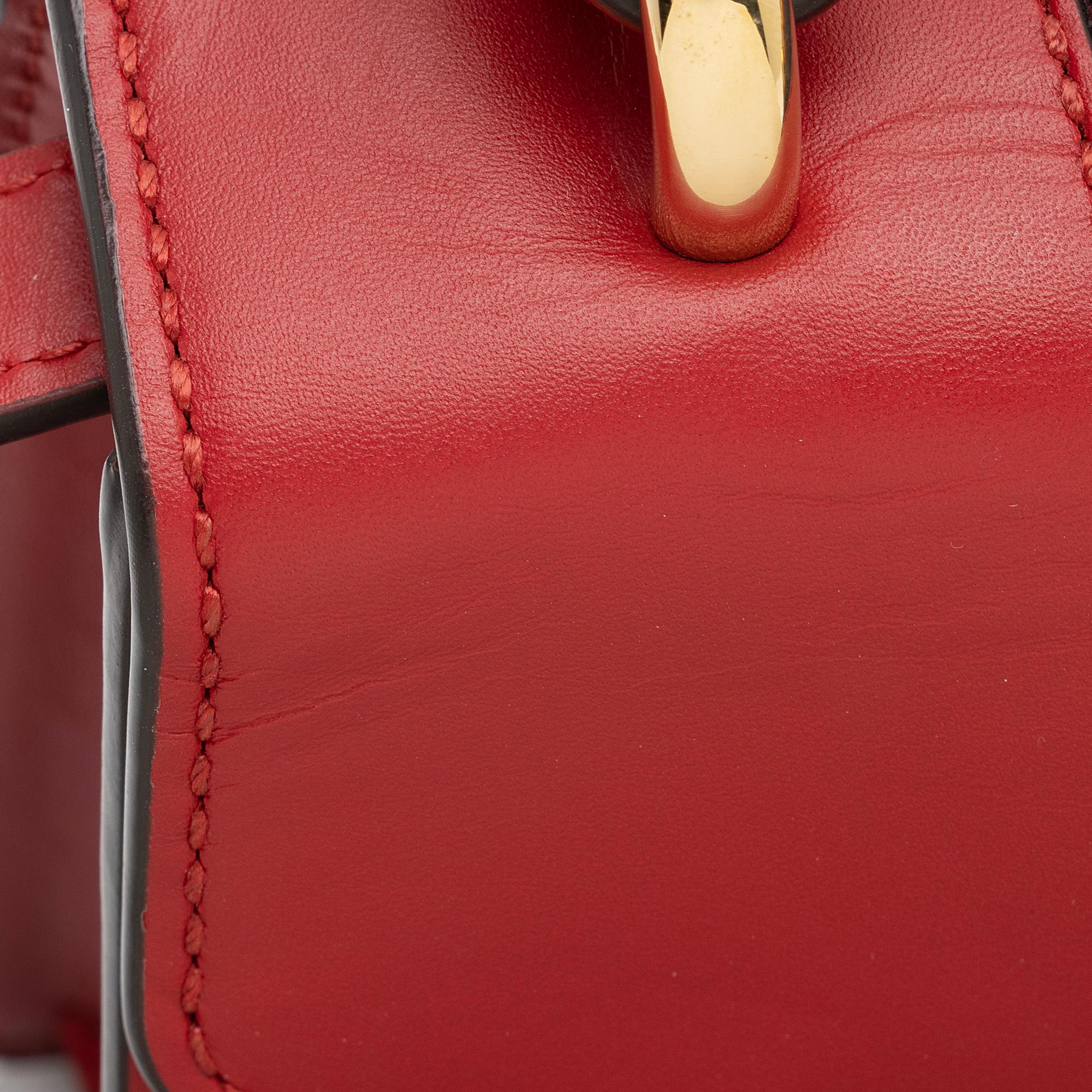 Gucci Leather Sylvie Mini Satchel (SHF-SJmAoq)