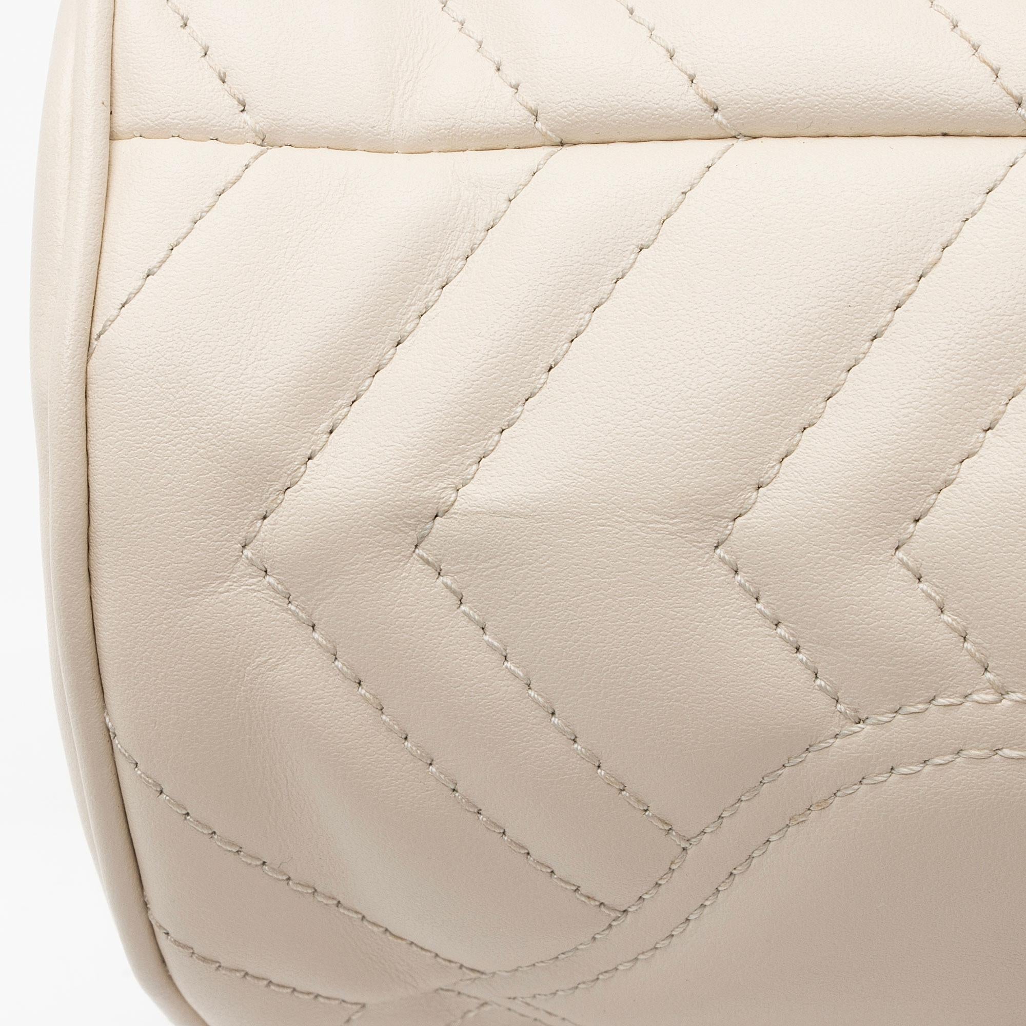 Gucci Matelasse Leather GG Marmont Mini Bucket Bag (SHF-OKI41N)