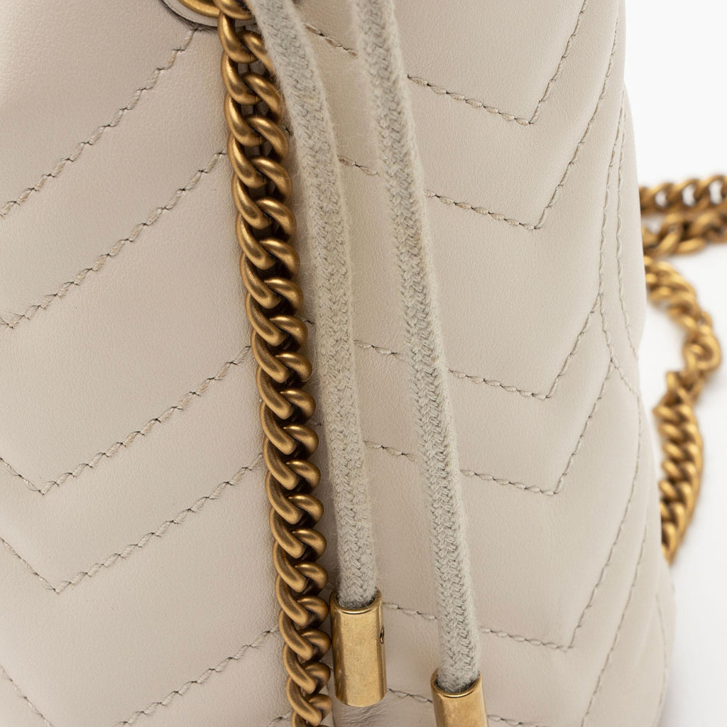 Gucci Matelasse Leather GG Marmont Mini Bucket Bag (SHF-OKI41N)