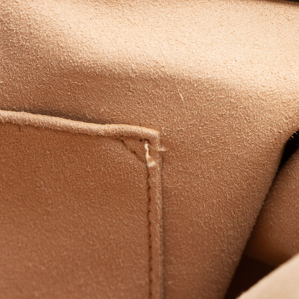 Gucci Matelasse Leather GG Marmont Medium Flap Bag (SHF-Xorpjv)
