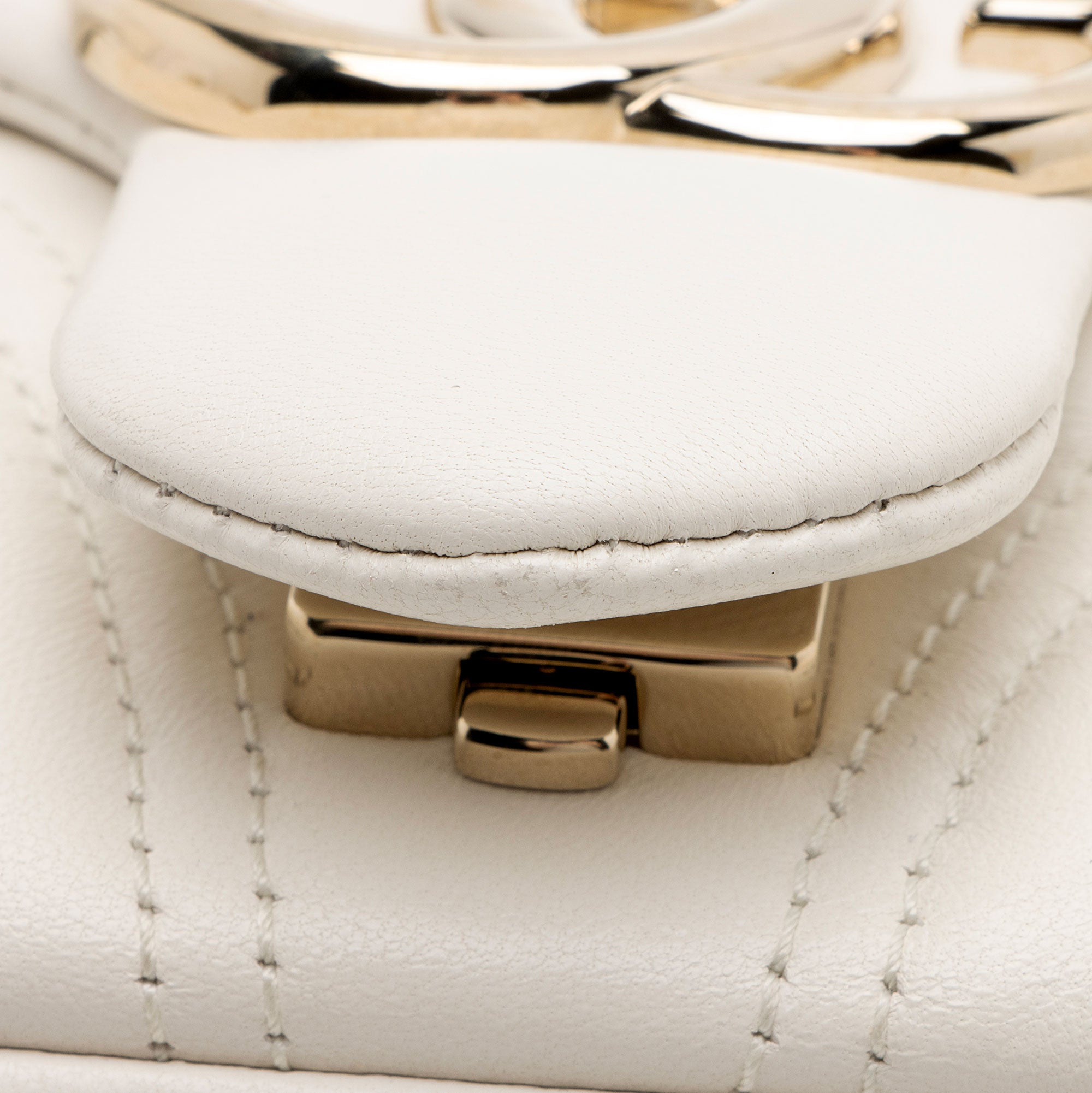 Gucci Matelasse Leather GG Marmont Medium Flap Bag