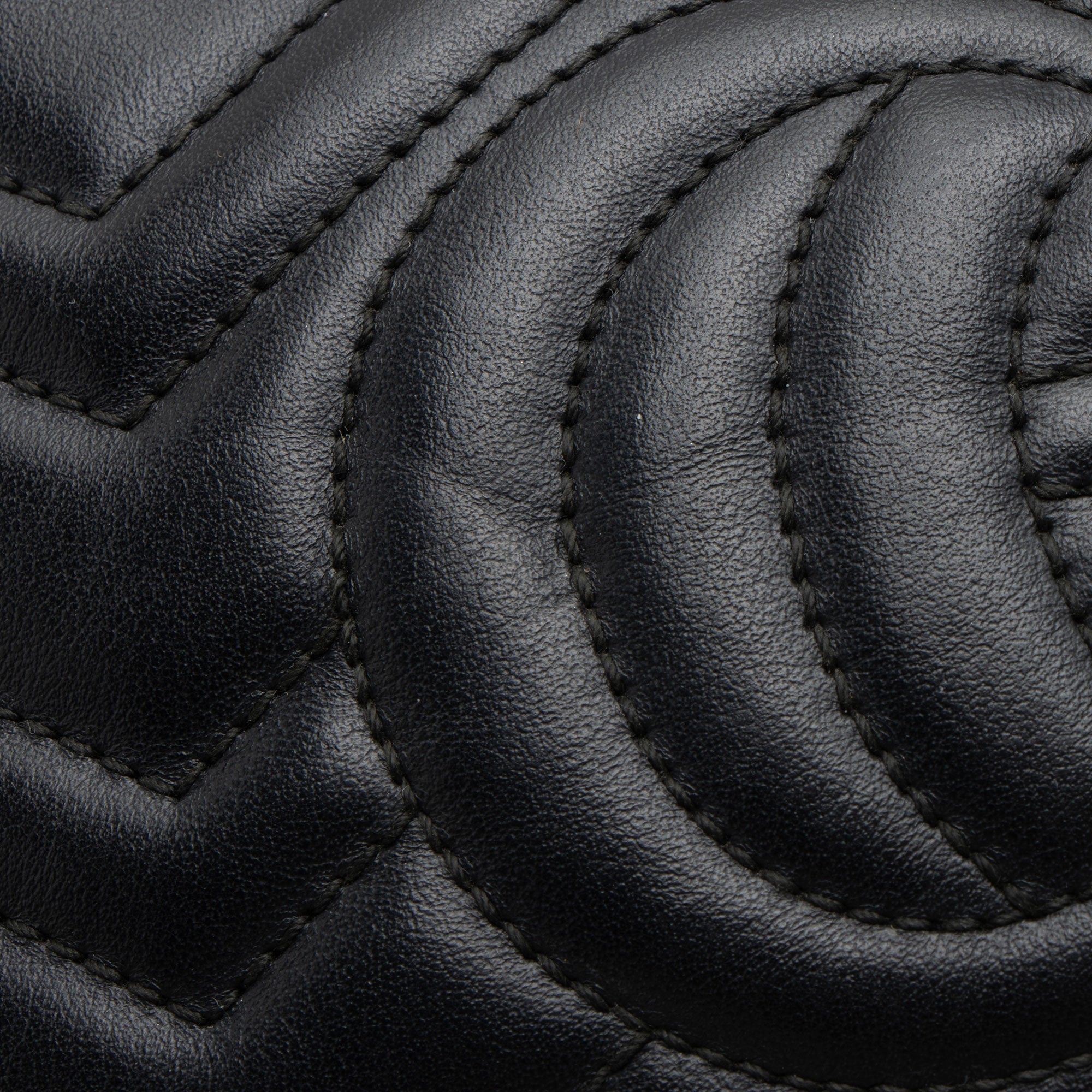 Gucci Matelasse Leather GG Marmont Mini Bag (SHF-MMurmE)