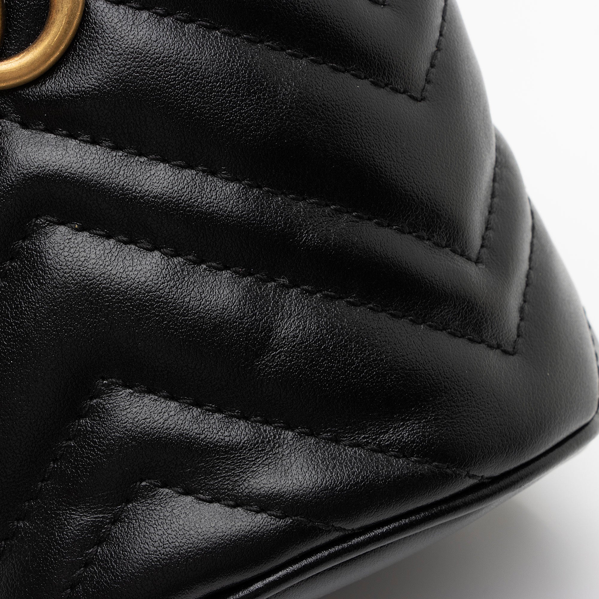 Gucci Matelasse Leather GG Marmont Mini Bucket Bag (SHF-04p5jT)