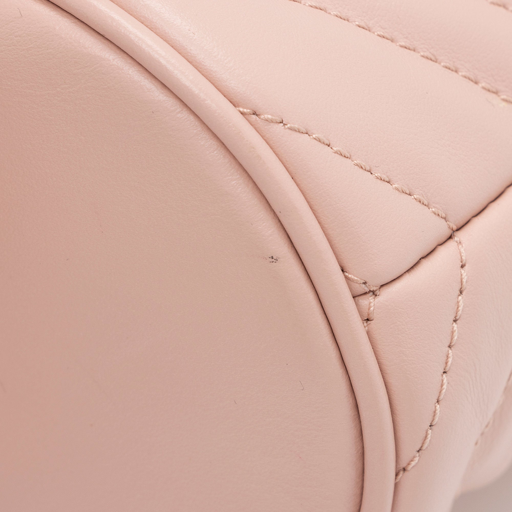 Gucci Matelasse Leather GG Marmont Mini Bucket Bag (SHF-mpO6dQ)