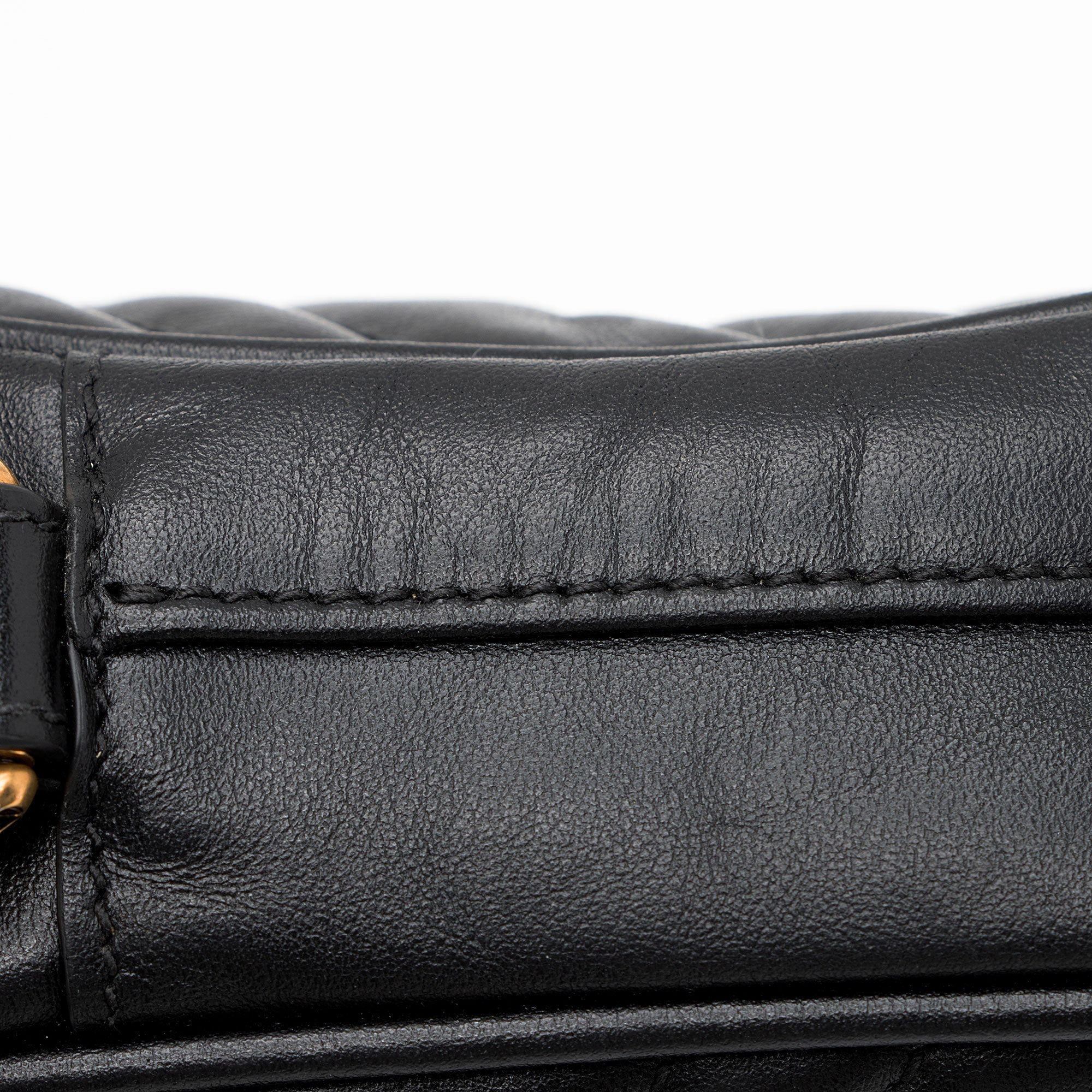 Gucci Matelasse Leather GG Marmont Mini Crossbody Bag (SHF-2UTE9c)