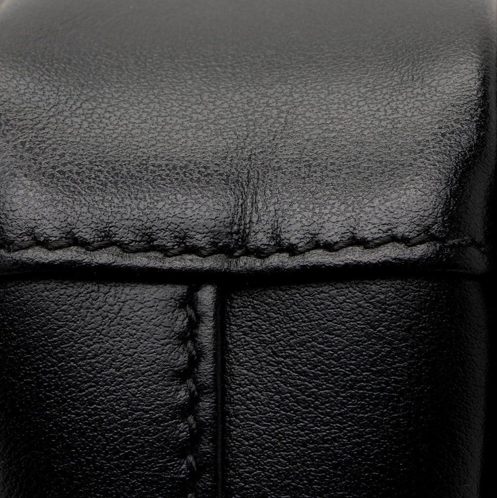 Gucci Matelasse Leather GG Marmont Mini Crossbody (SHF-pySpXY)