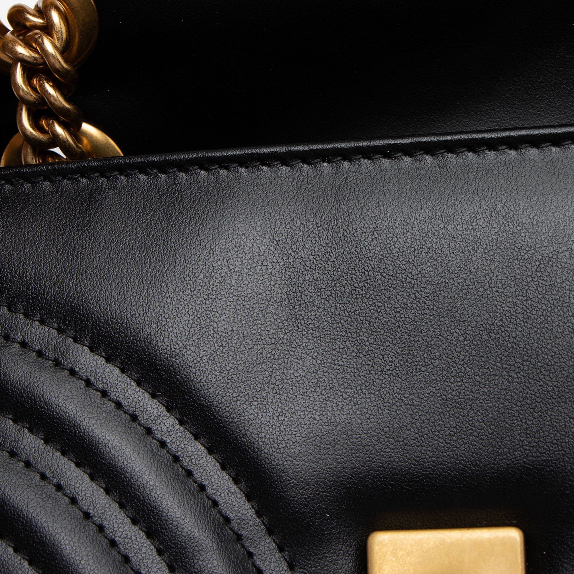 Gucci Matelasse Leather GG Marmont Mini Flap Bag (SHF-w6pN1q)