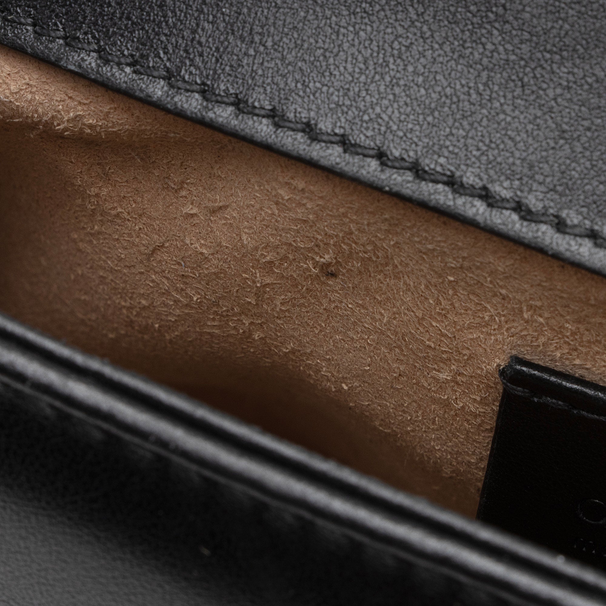 Gucci Matelasse Leather GG Marmont Mini Top Handle Bag (SHF-7cobGM)