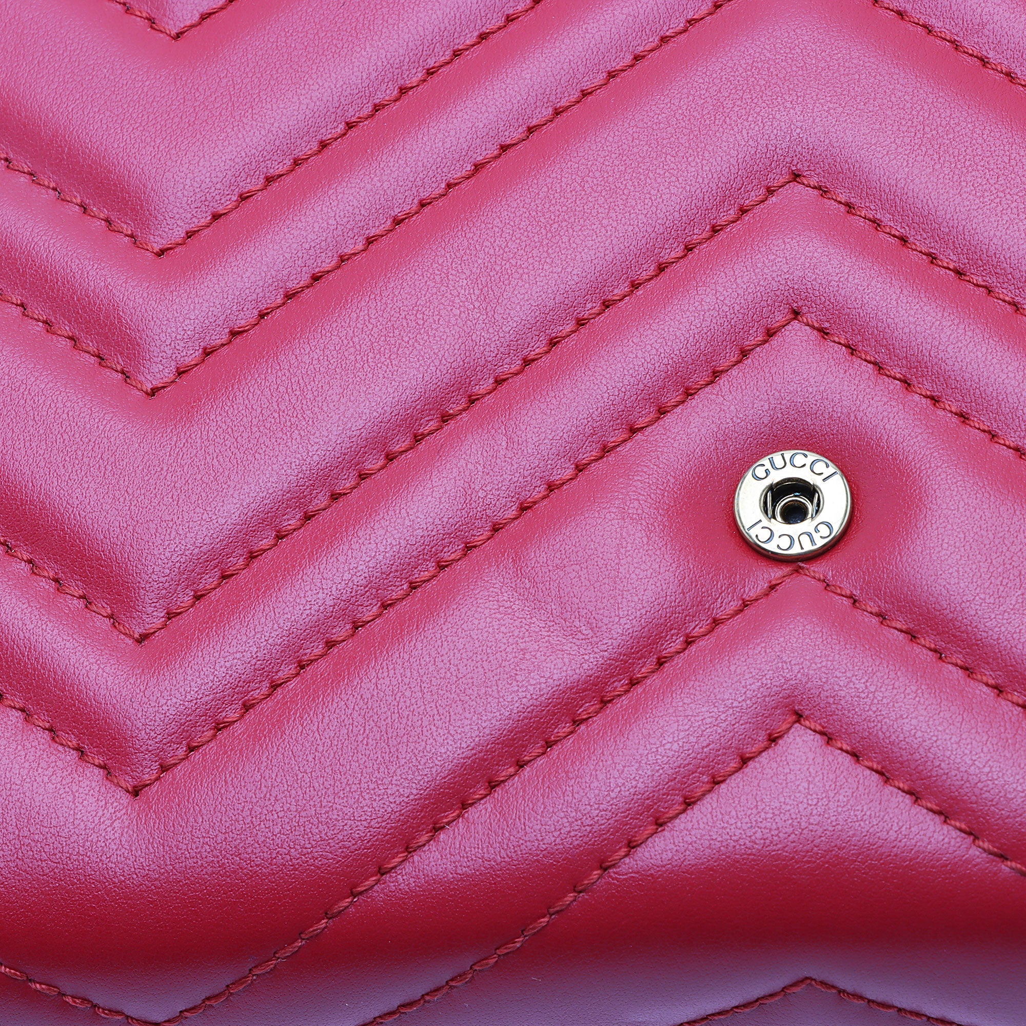 Gucci Matelasse Leather GG Marmont Mini Wallet on Chain Bag (SHF-2R5i8G)