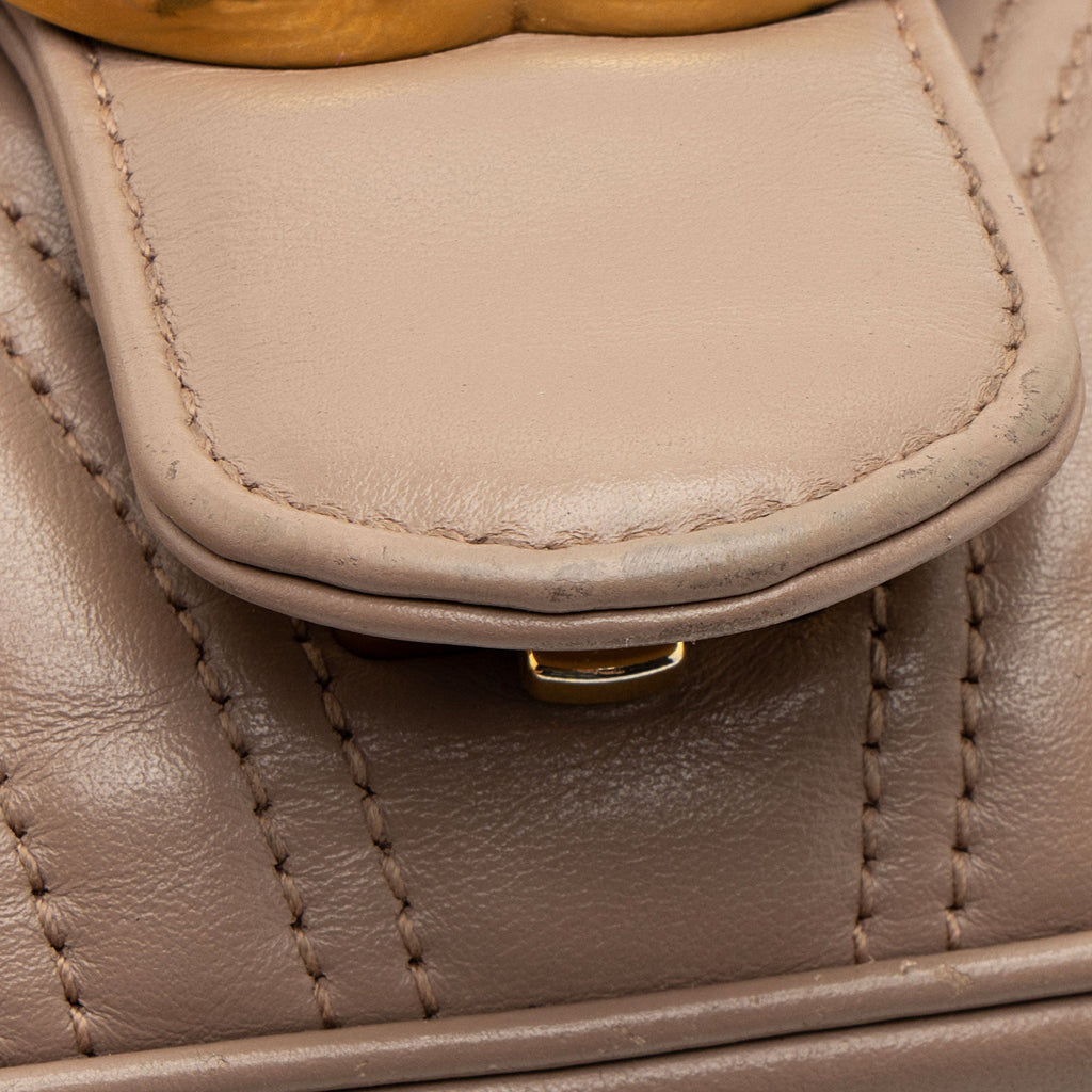 Gucci Matelasse Leather GG Marmont Small Flap Bag (SHF-V9wY7d)