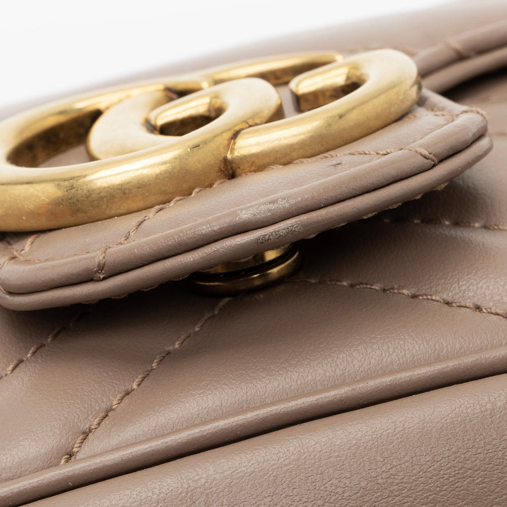 Gucci Matelasse Leather GG Marmont Super Mini Bag (SHF-gHEKBW)