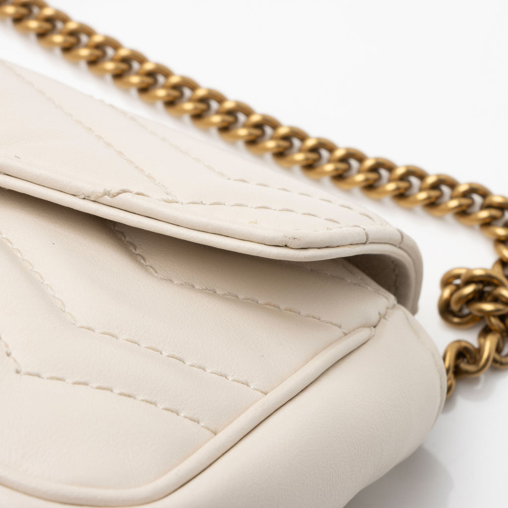 Gucci Matelasse Leather GG Marmont Super Mini Flap Bag (SHF-4vMIDn)