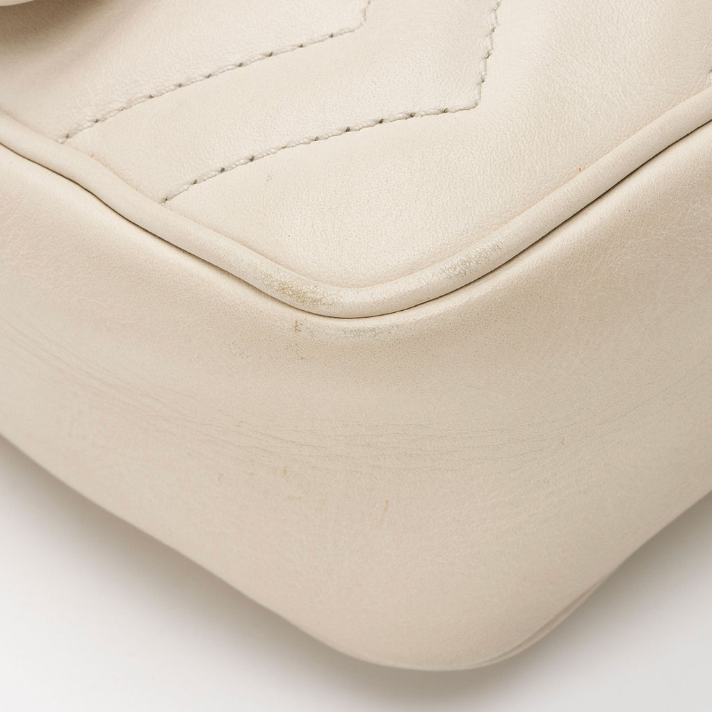 Gucci Matelasse Leather GG Marmont Super Mini Flap Bag (SHF-beHFsH)