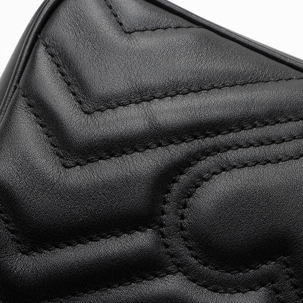 Gucci Matelasse Leather GG Marmont Super Mini Flap Bag (SHF-fWvNlT)