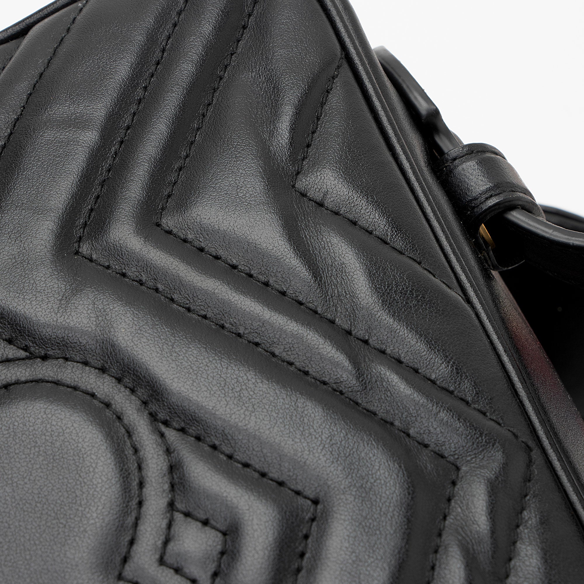 Gucci Matelasse Leather GG Marmont Zip Around Top Handle (SHF-czZJyD)
