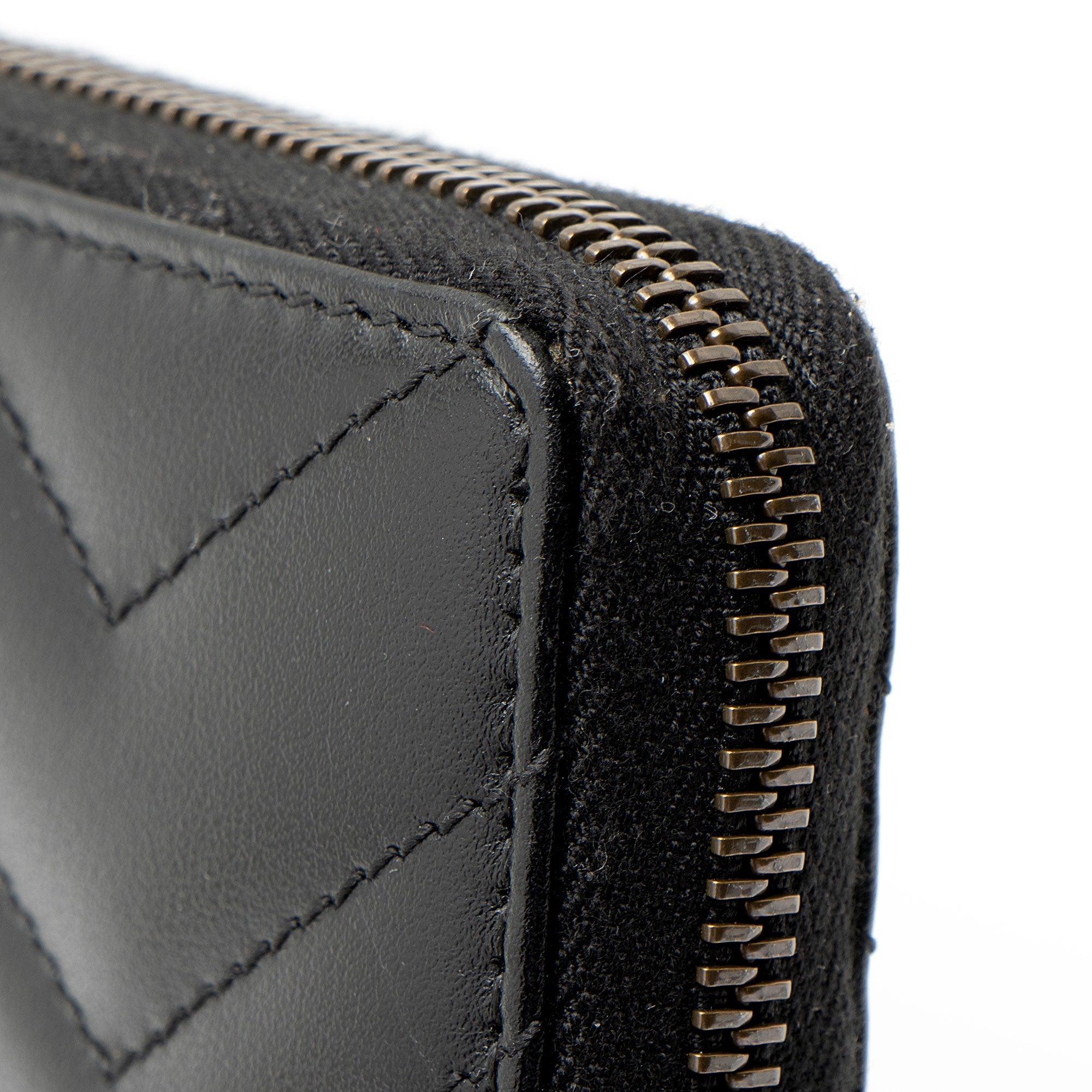 Gucci Matelasse Leather GG Marmont Zip Wallet