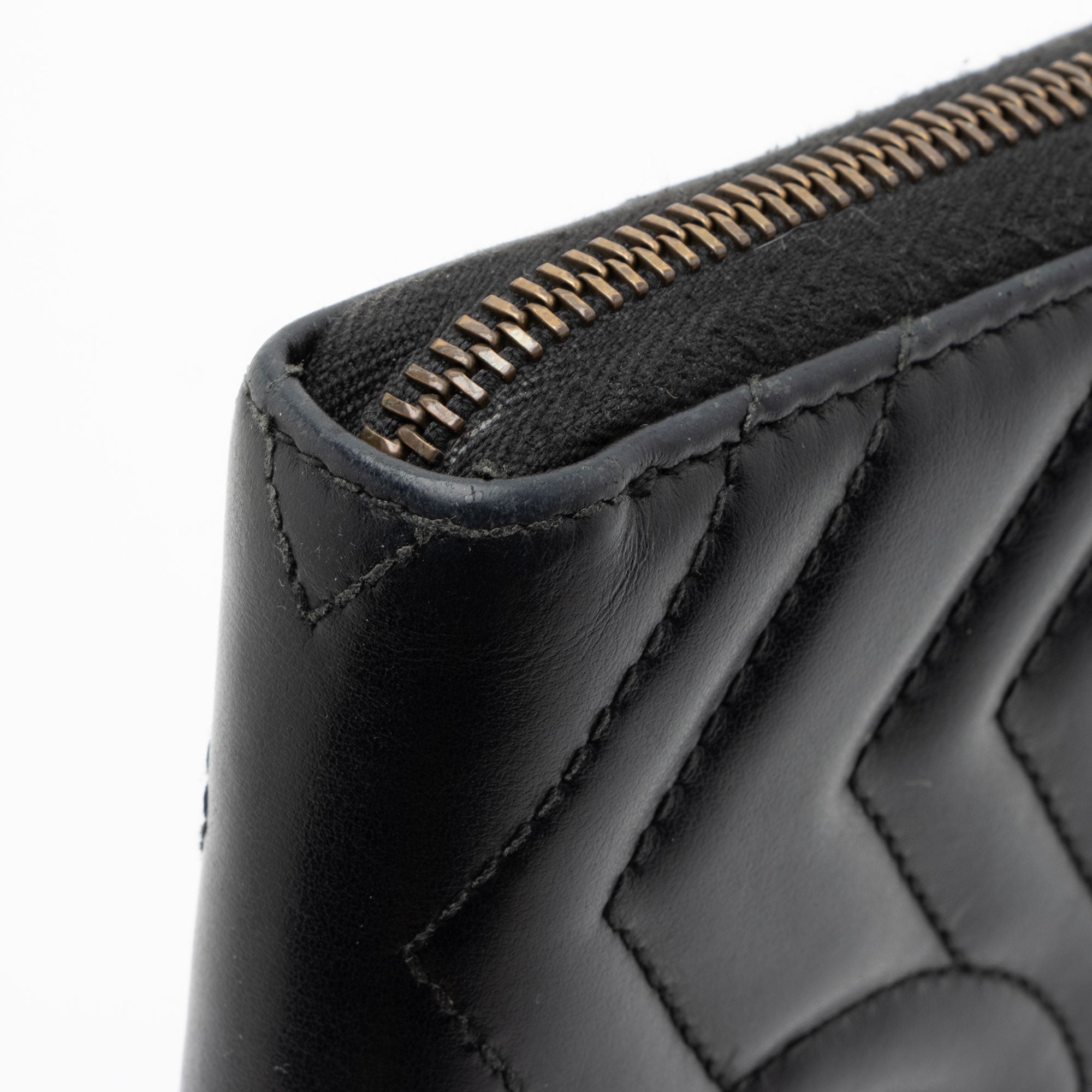 Gucci Matelasse Leather GG Marmont Zip Wallet