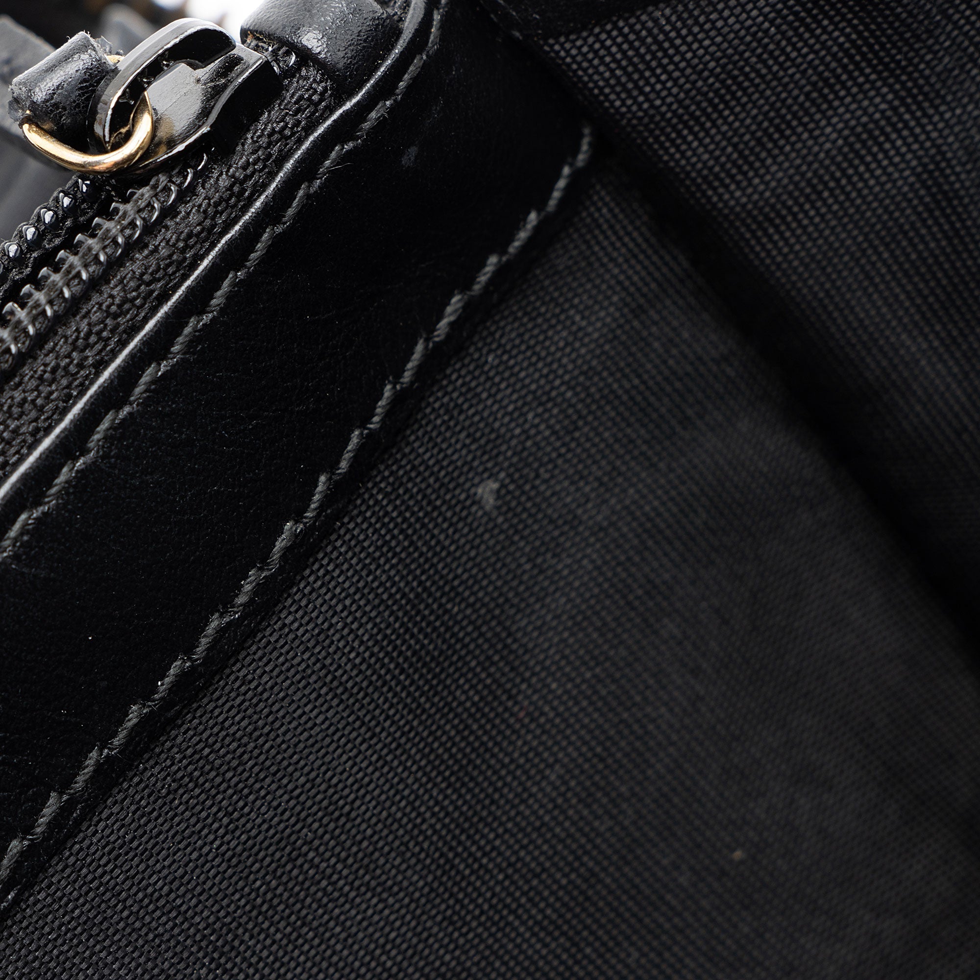 Gucci Matelasse Leather GG Marmont Zip Wallet