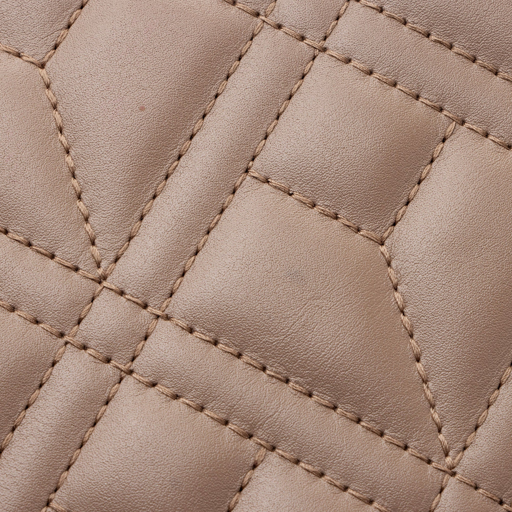Gucci Matelasse Leather Pearl GG Marmont Flap Mini Wallet Bag (SHF-XrFkq1)