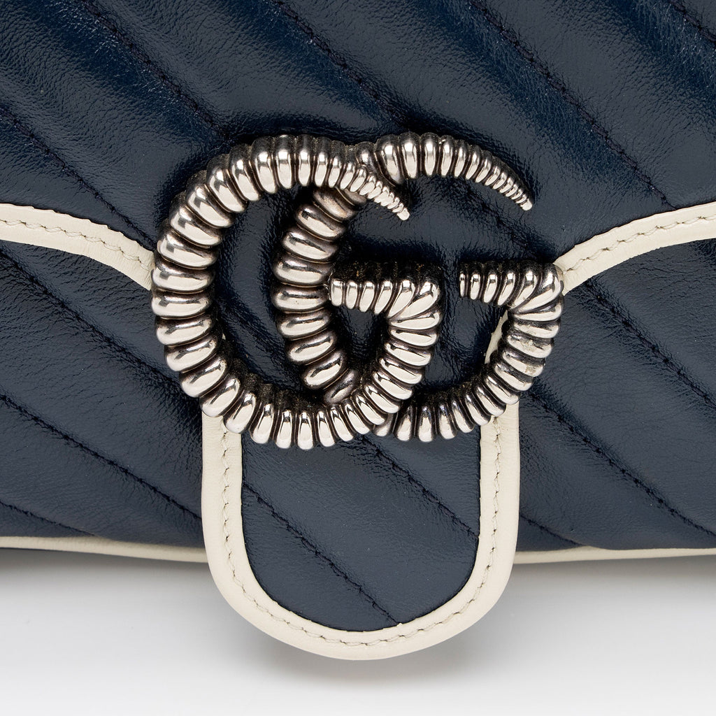 Gucci Matelasse Leather Torchon GG Marmont Small Flap Bag (SHF-V987rt)