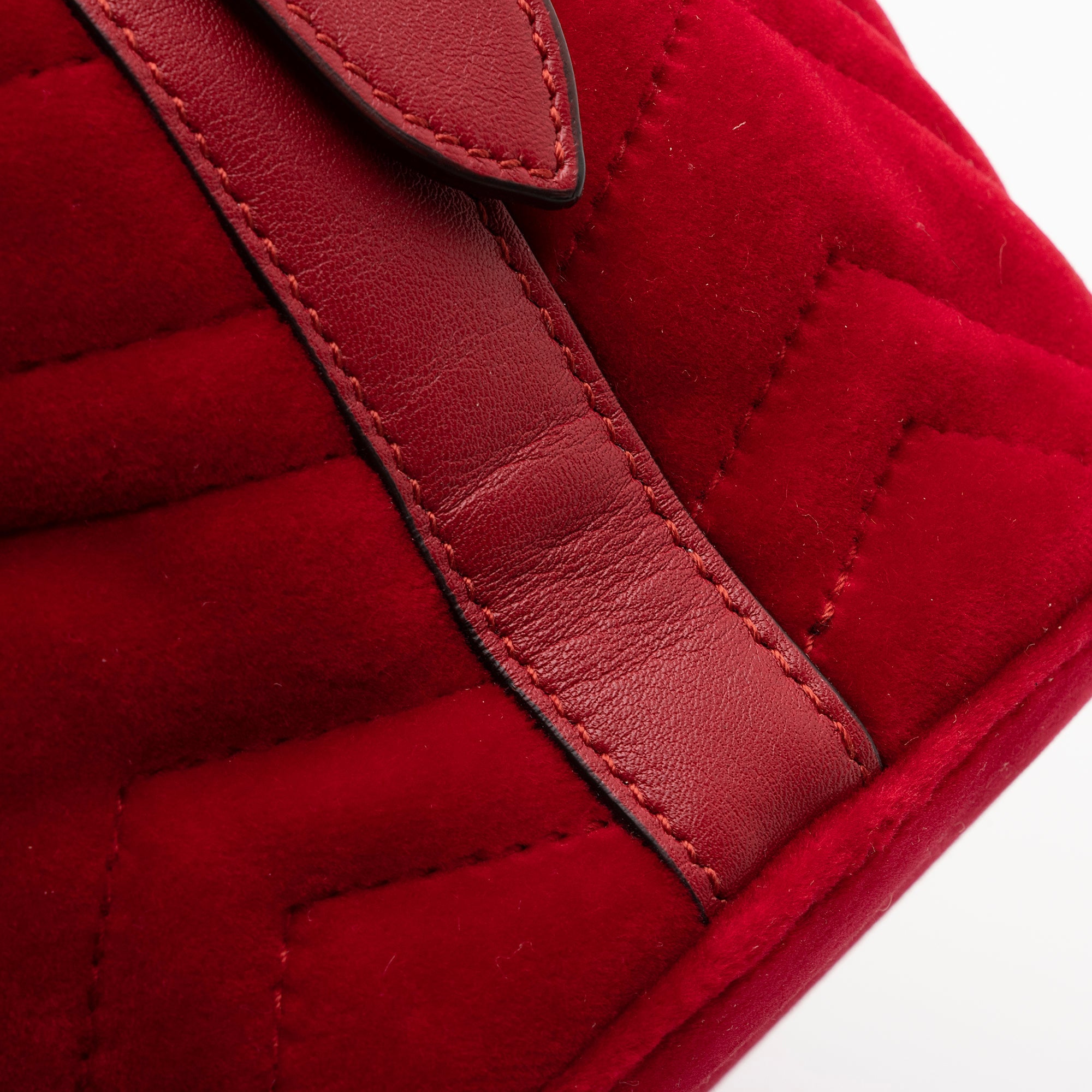 Gucci Matelasse Velvet GG Marmont Bucket Bag (SHF-22829)