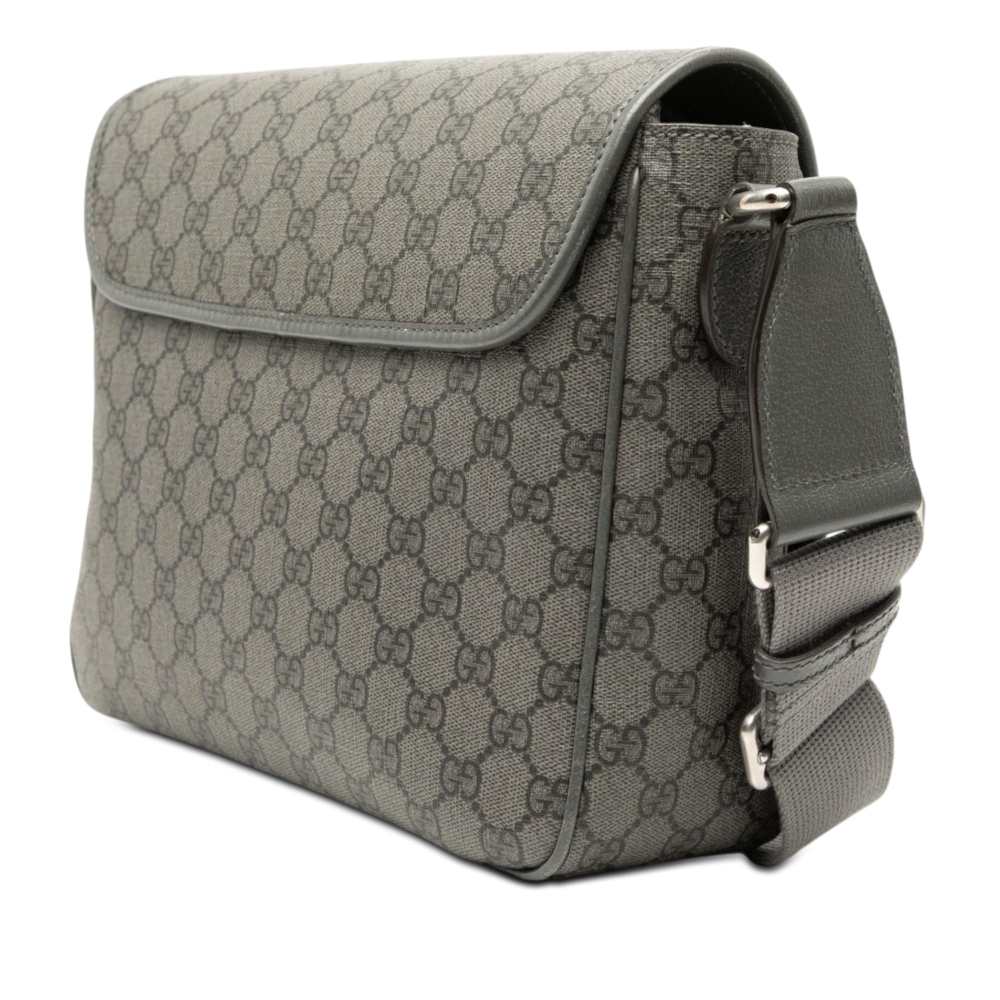 Gucci Medium GG Supreme Ophidia Messenger Bag