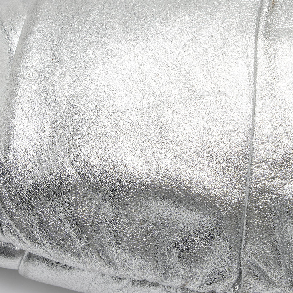 Gucci Metallic Leather Hysteria Small Clutch (SHF-hs8Ncf)