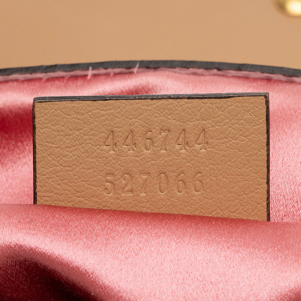 Gucci Metallic Matelasse Leather Pearl GG Marmont Mini Flap Bag (SHF-PMv358)