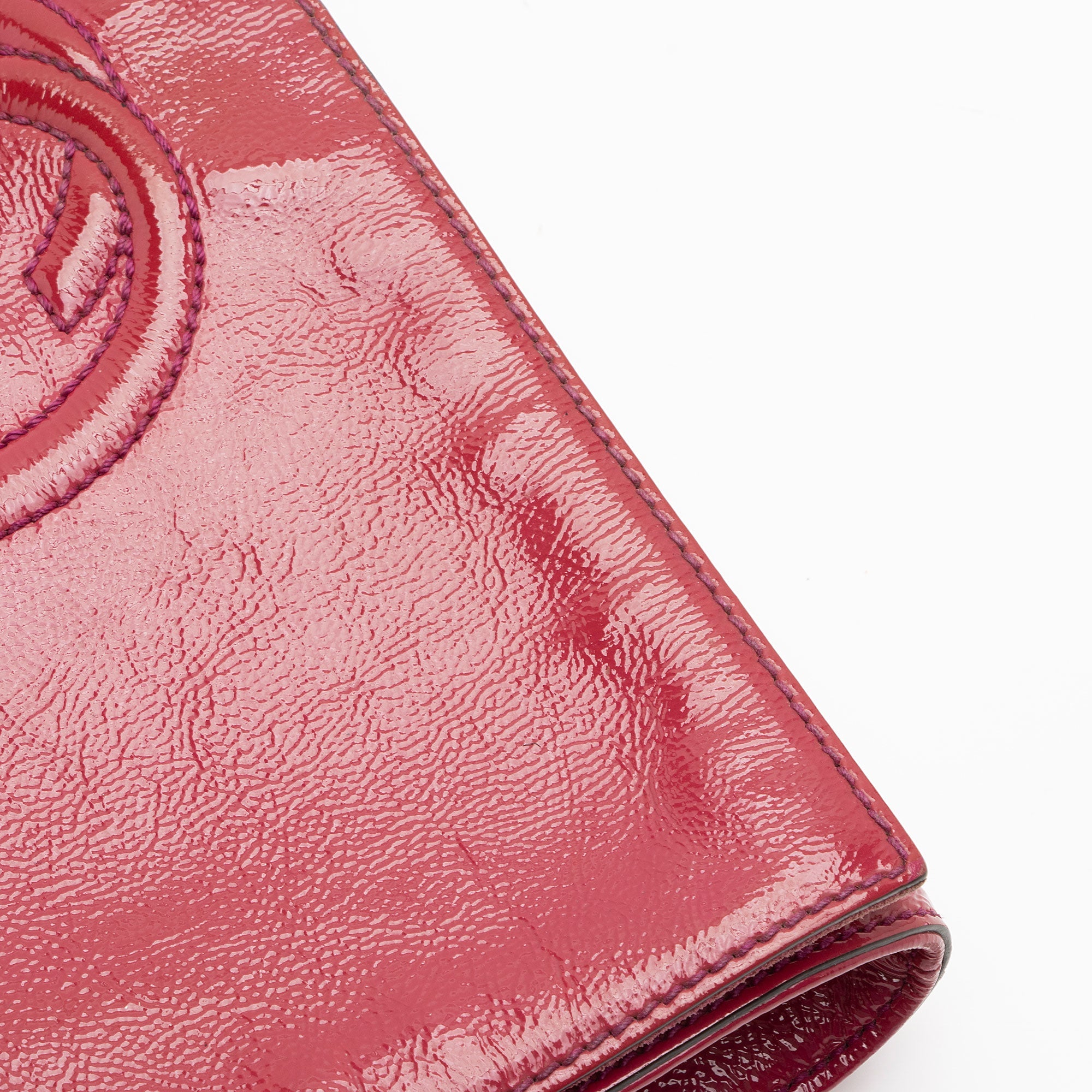 Gucci Patent Leather Soho Clutch (SHF-Lou69h)