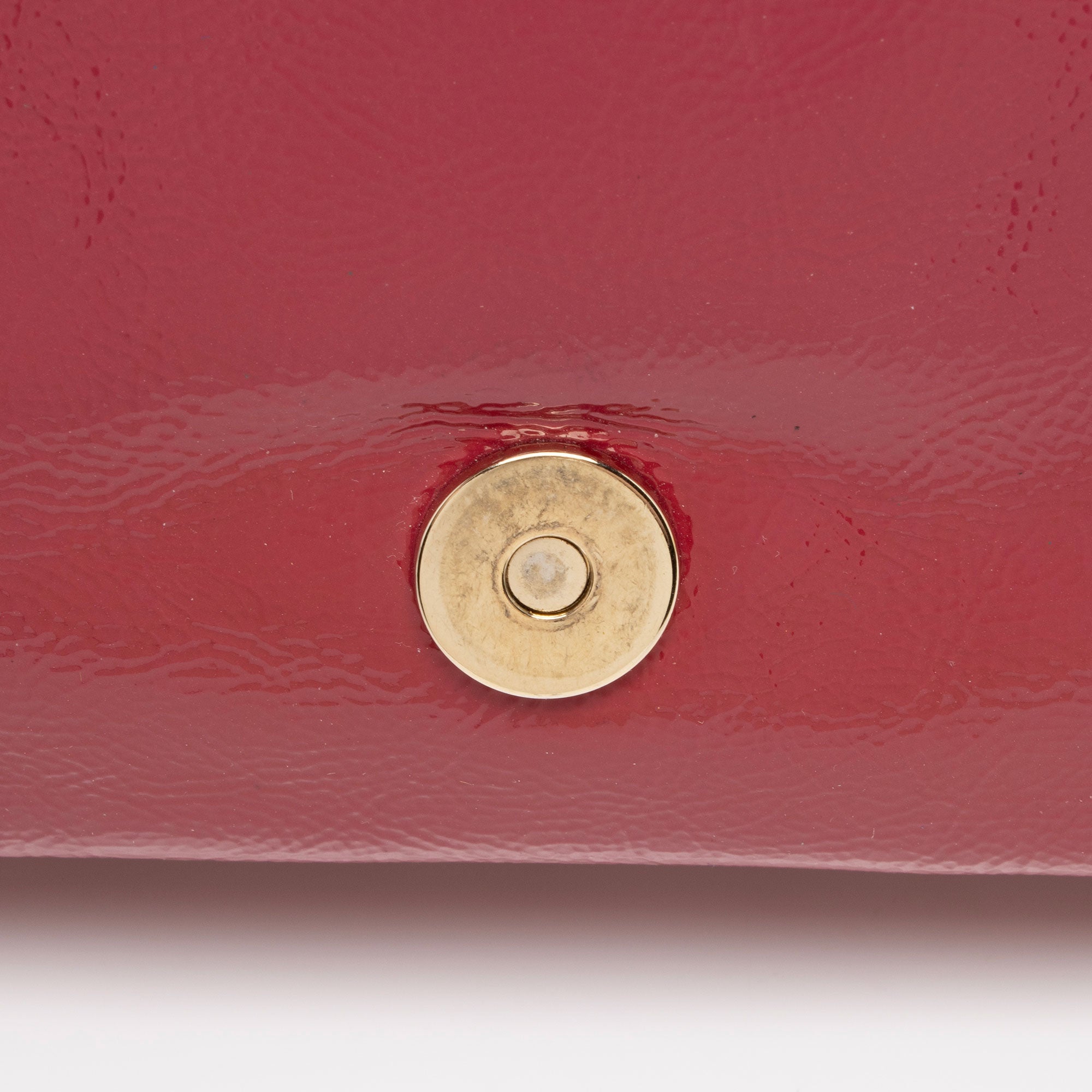 Gucci Patent Leather Soho Medium Flap Bag (SHF-V6tPqW)