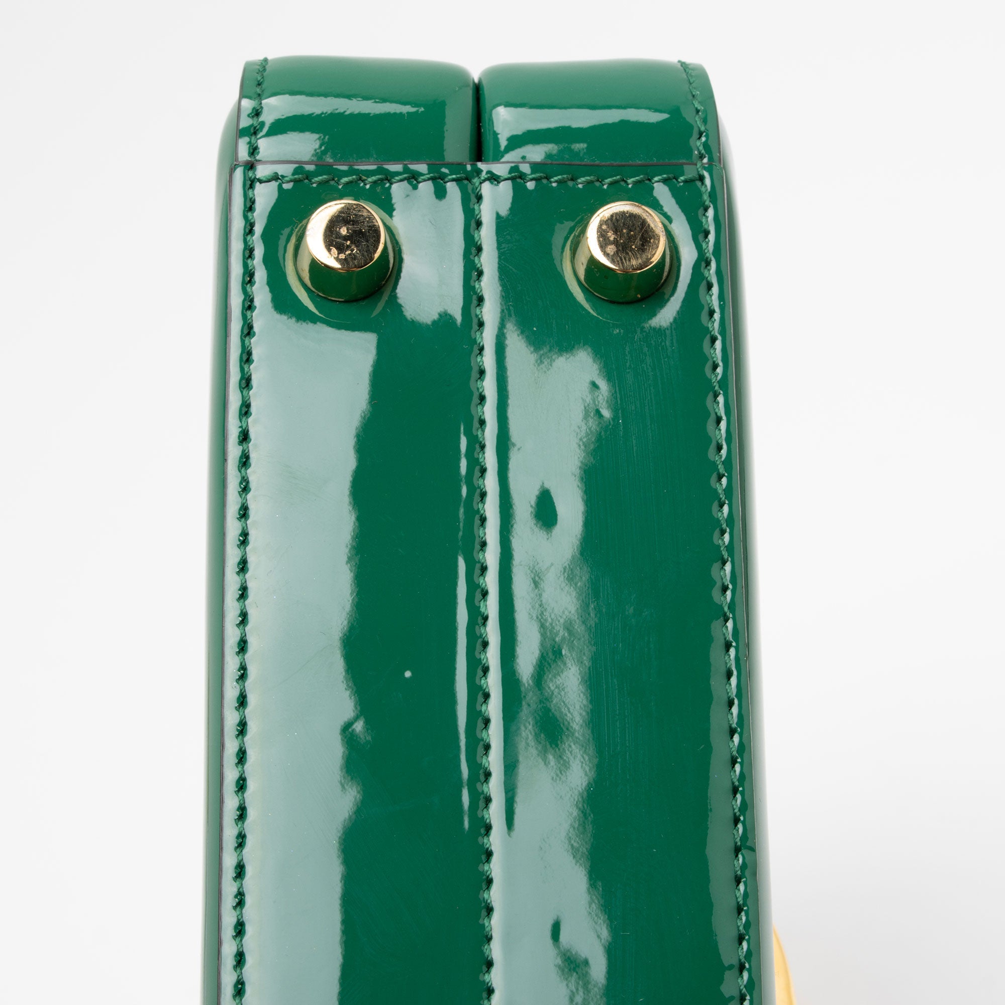Gucci Patent Leather Sylvie 1969 Mini Top Handle (SHF-iiXdUI)