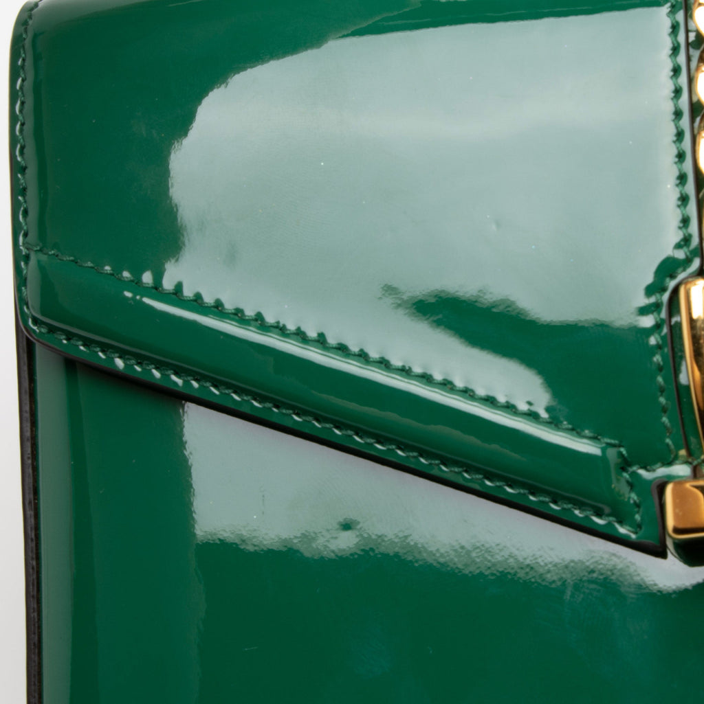 Gucci Patent Leather Sylvie 1969 Mini Top Handle (SHF-iiXdUI)