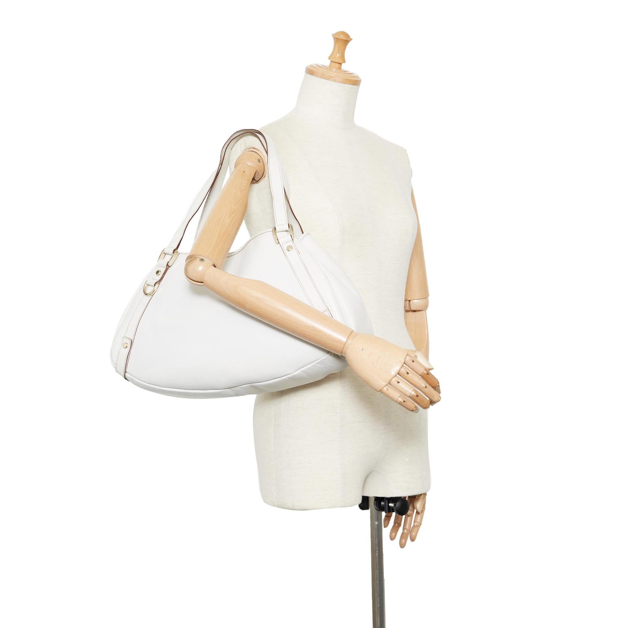 Gucci Pelham Leather Shoulder Bag (SHG-32455)