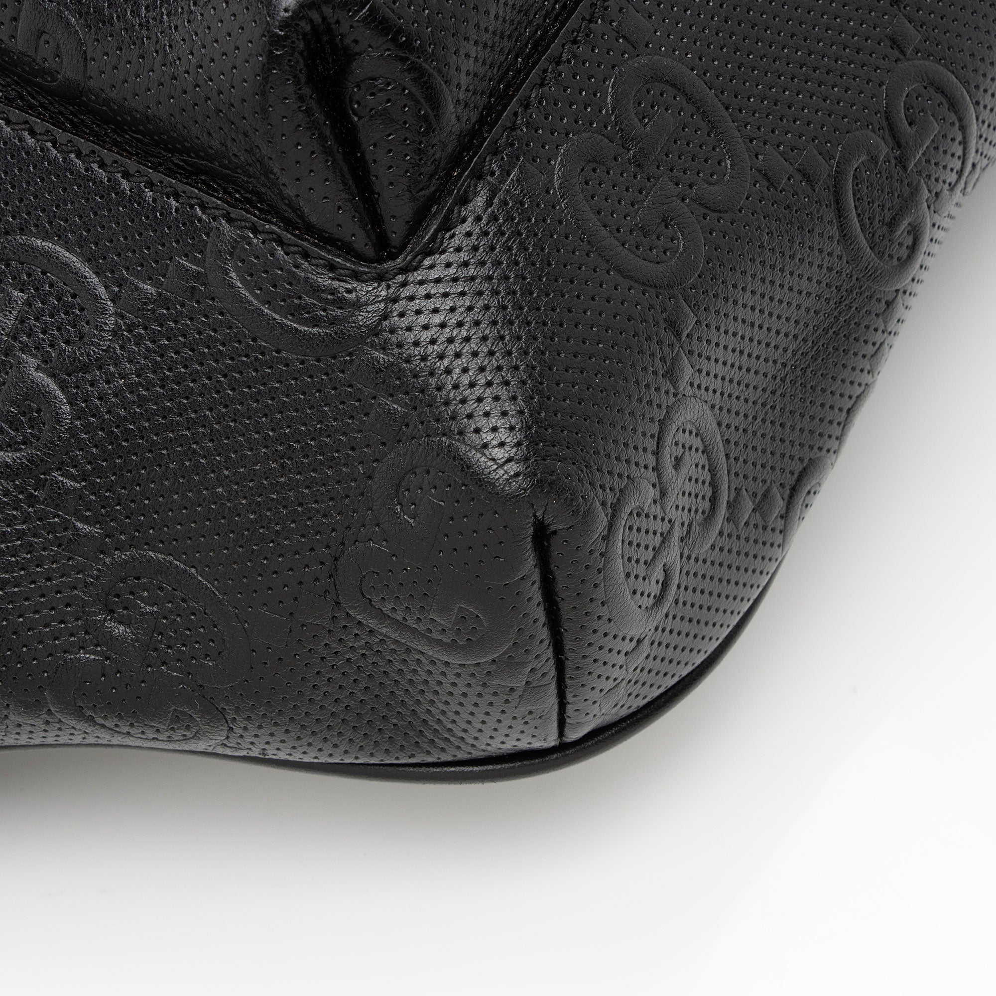 Gucci Perforated Embossed Leather GG Pocket Belt Bag (SHF-TJNqCI)