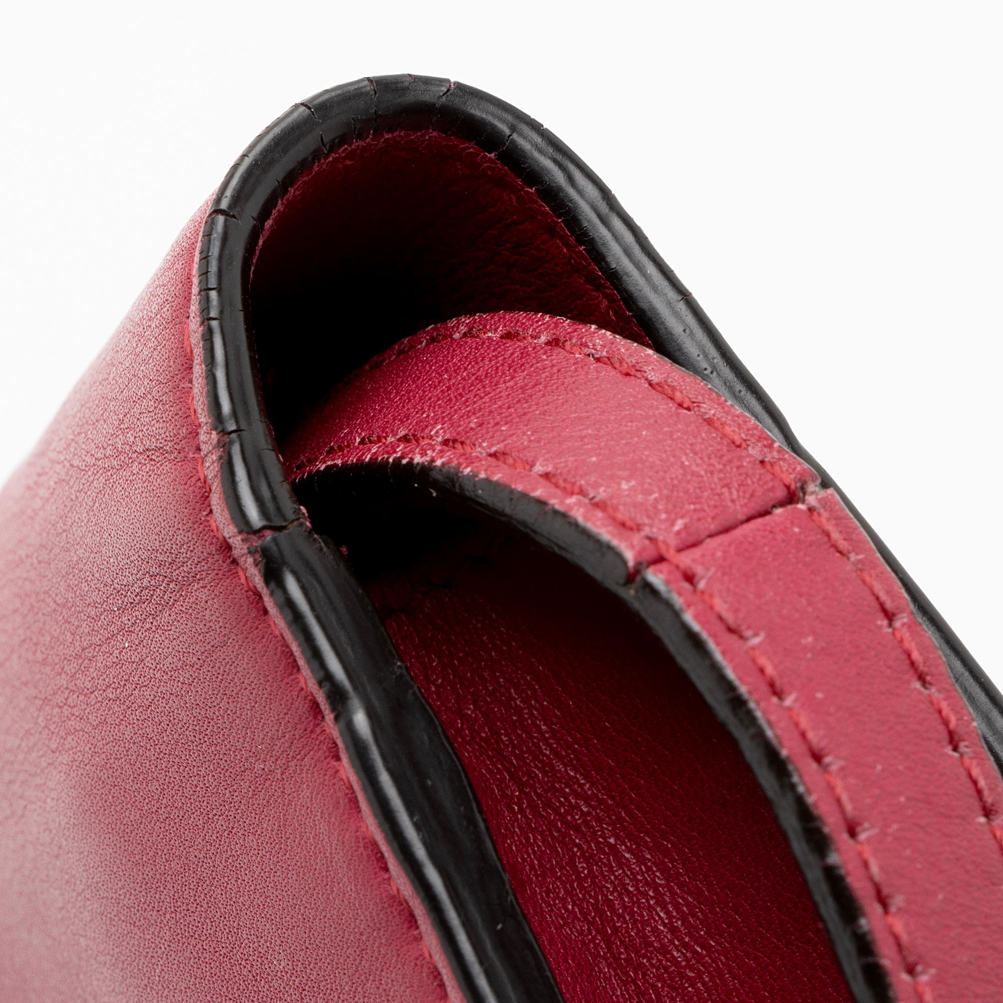 Gucci Smooth Calfskin Interlocking G Wallet on Strap (SHF-poz1cn)
