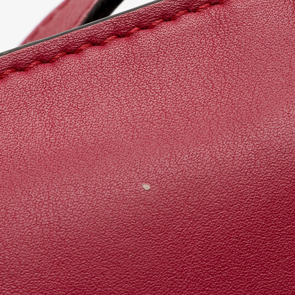 Gucci Smooth Calfskin Interlocking G Wallet on Strap (SHF-poz1cn)