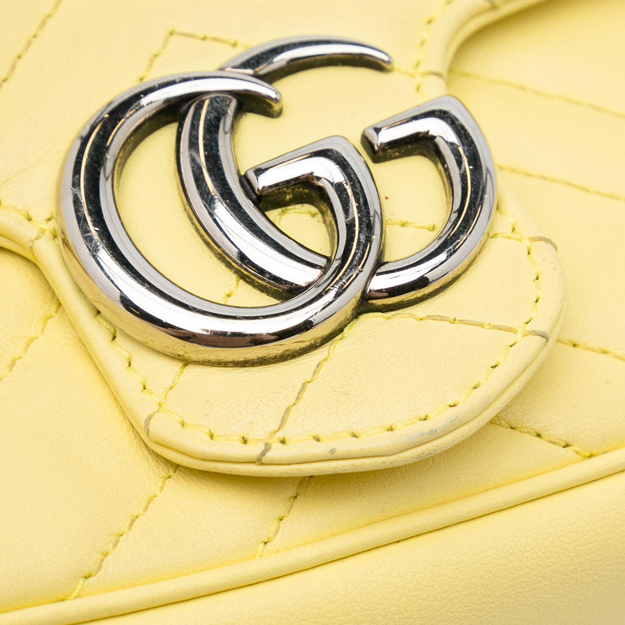 Gucci Super Mini GG Marmont Matelasse Crossbody Bag (SHG-09ddxk)