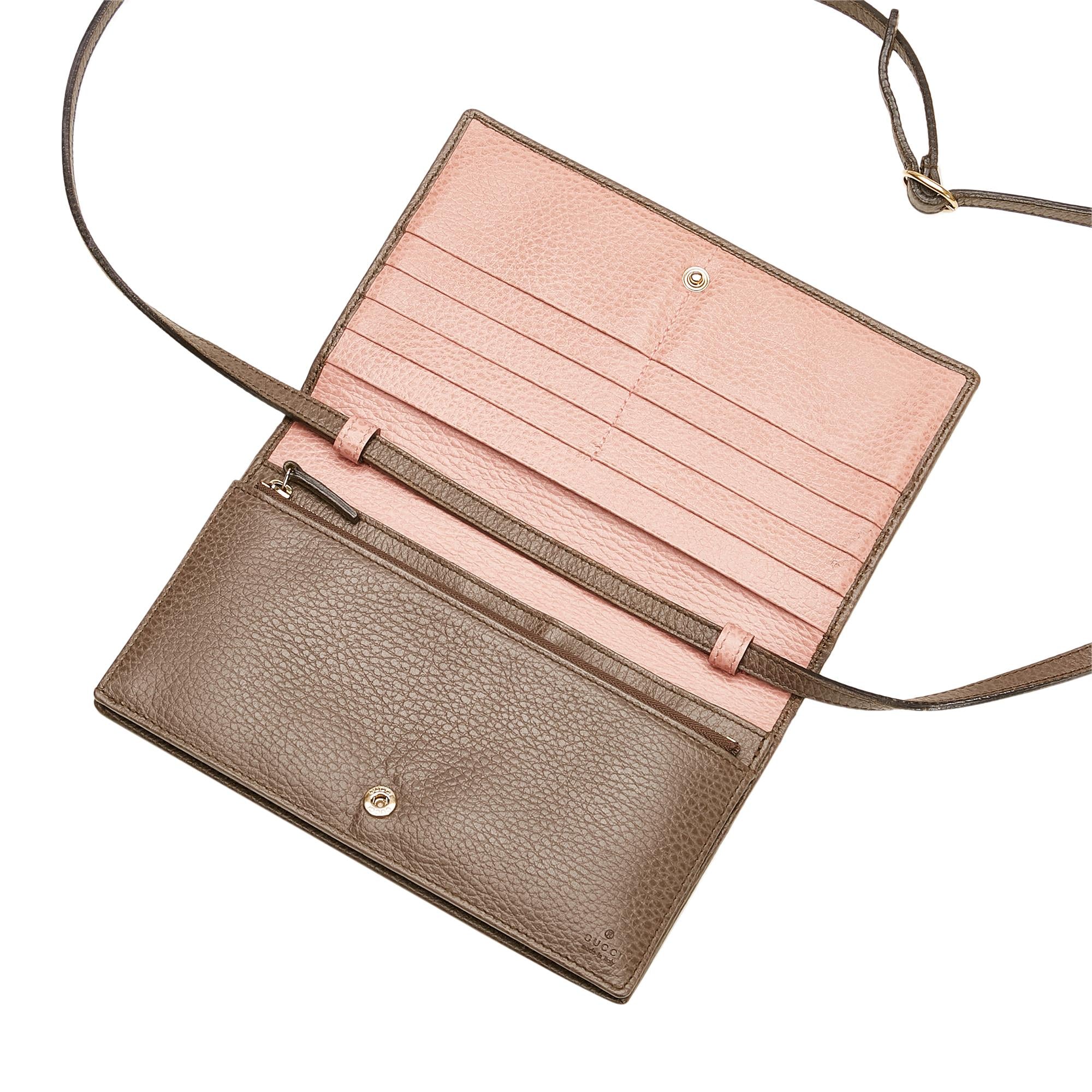 Gucci Swing Wallet On Strap (SHG-bxr3ud)