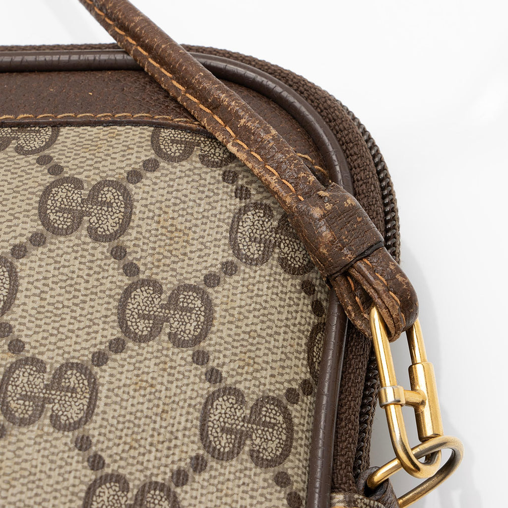 Gucci Vintage GG Supreme Small Camera Bag (SHF-PWd9U6)