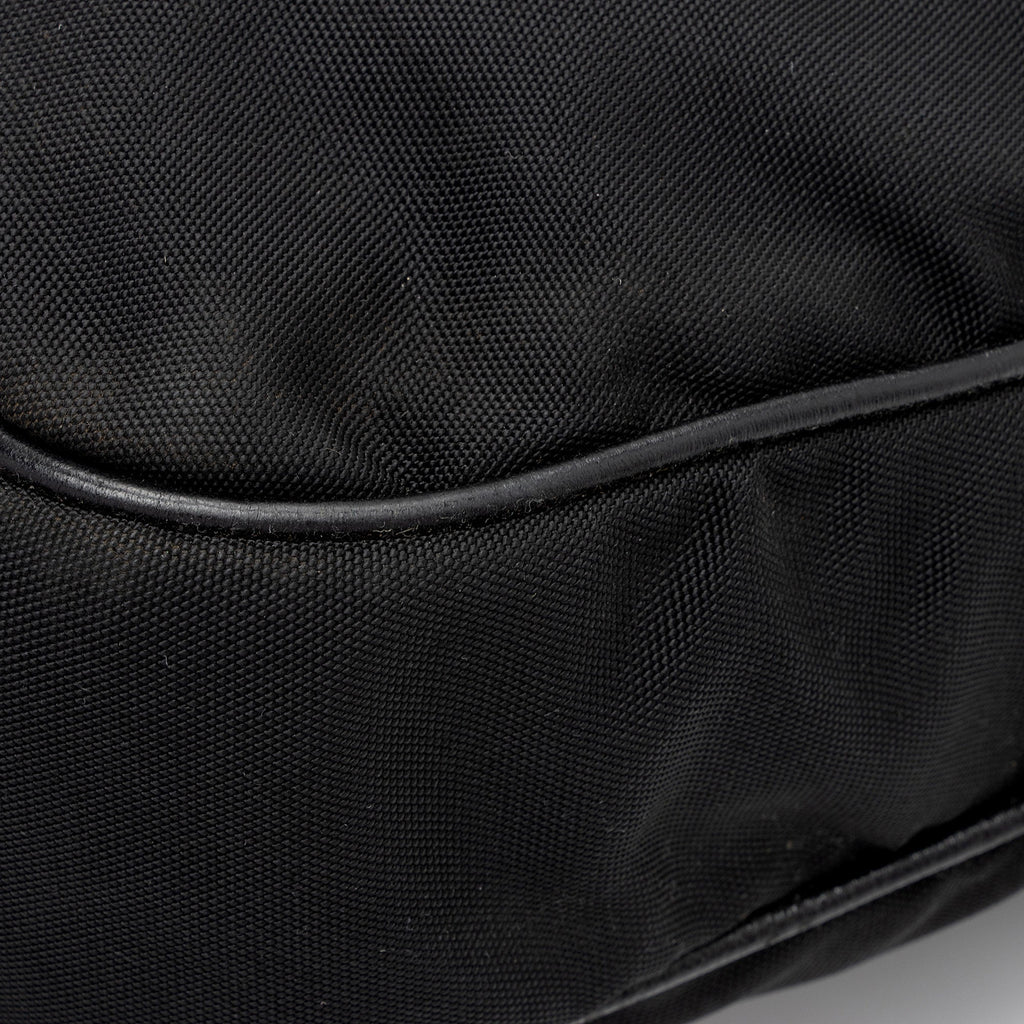 Gucci Vintage Nylon Bamboo Hobo (SHF-4WRjjt)
