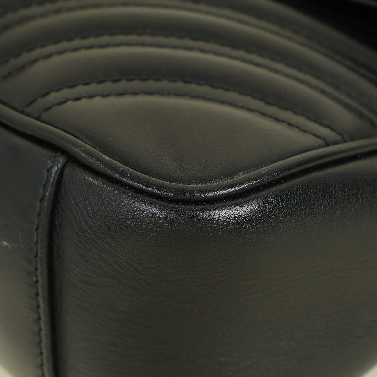 Gucci Black GG Marmont Matelasse Medium Shoulder Bag