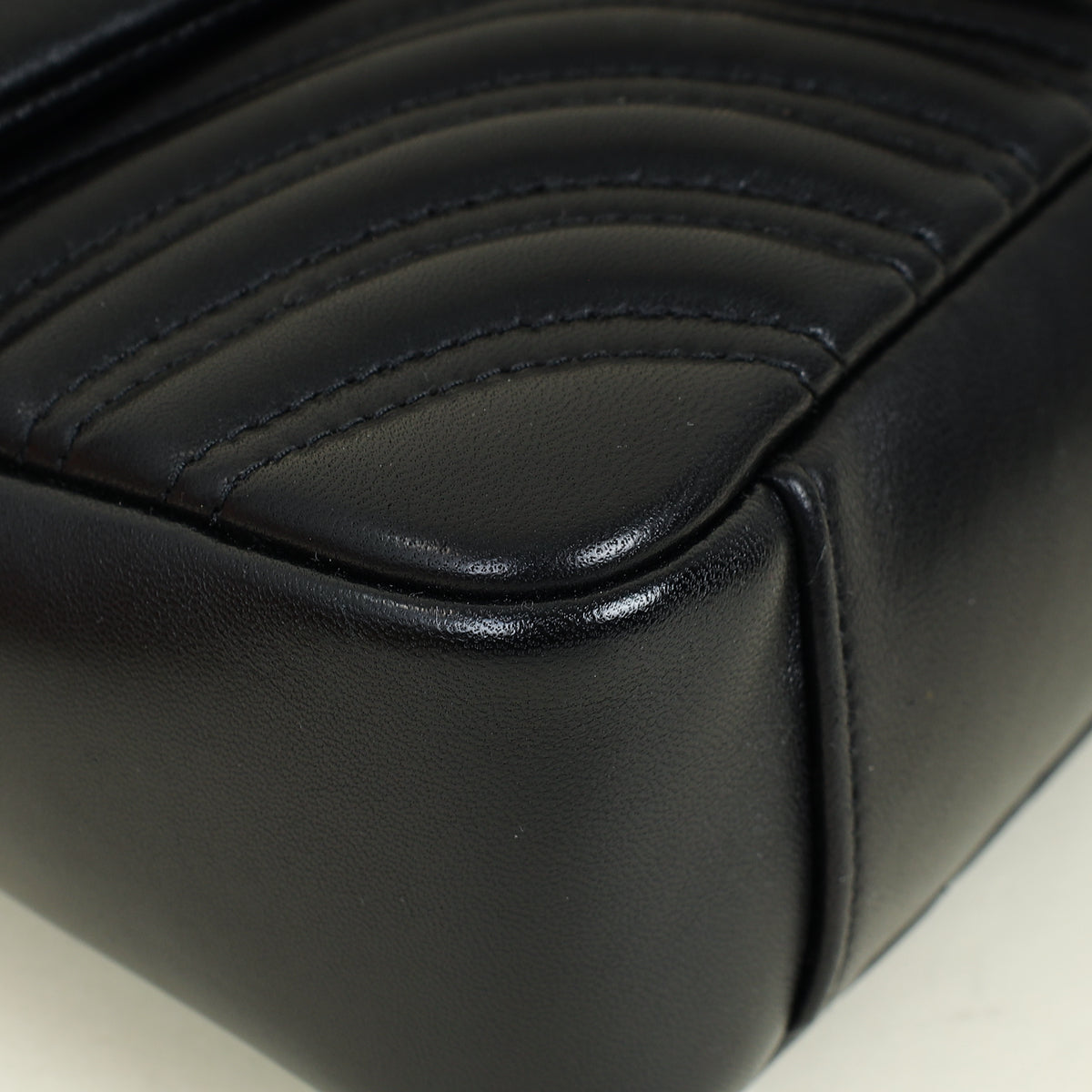 Gucci Black GG Marmont Medium Shoulder Bag