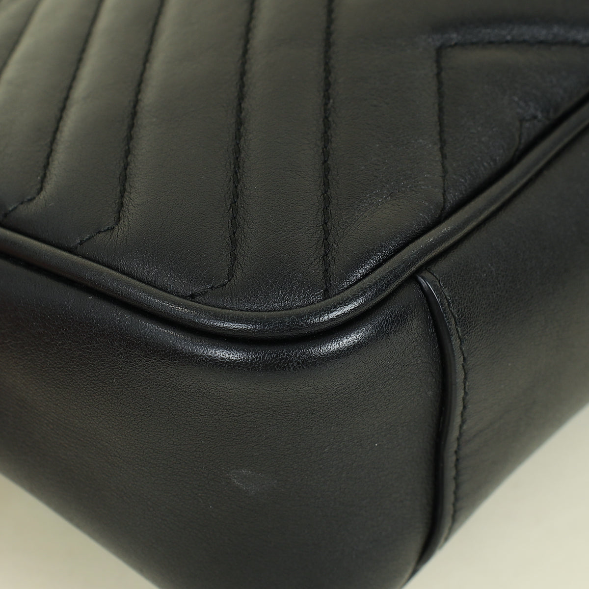 Gucci Black GG Marmont Medium Shoulder Bag