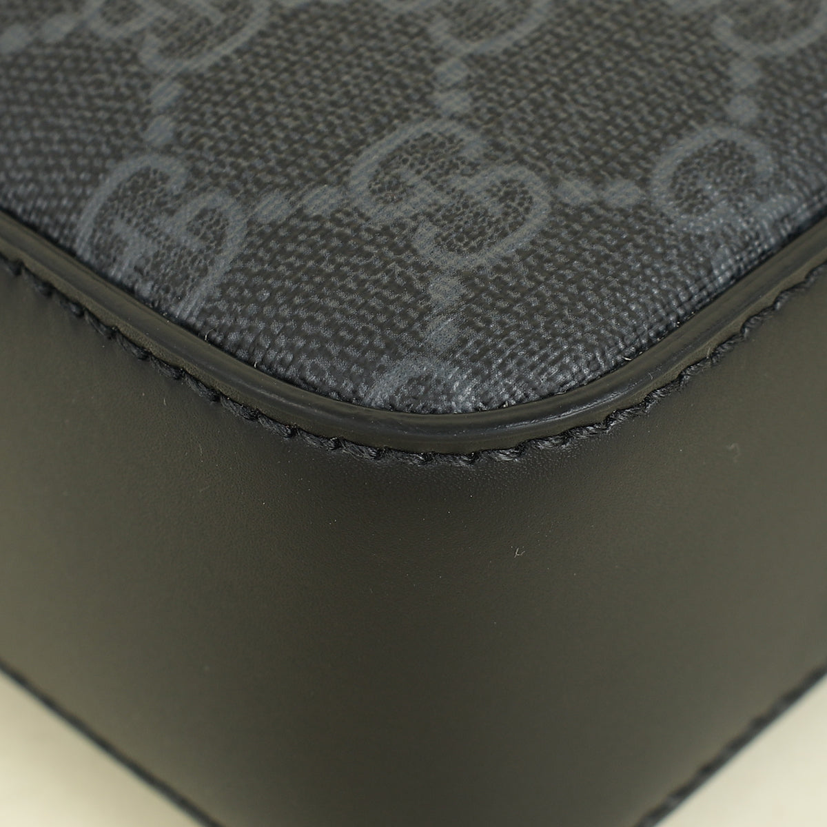 Gucci Bicolor GG Supreme Web Camera Messenger Bag