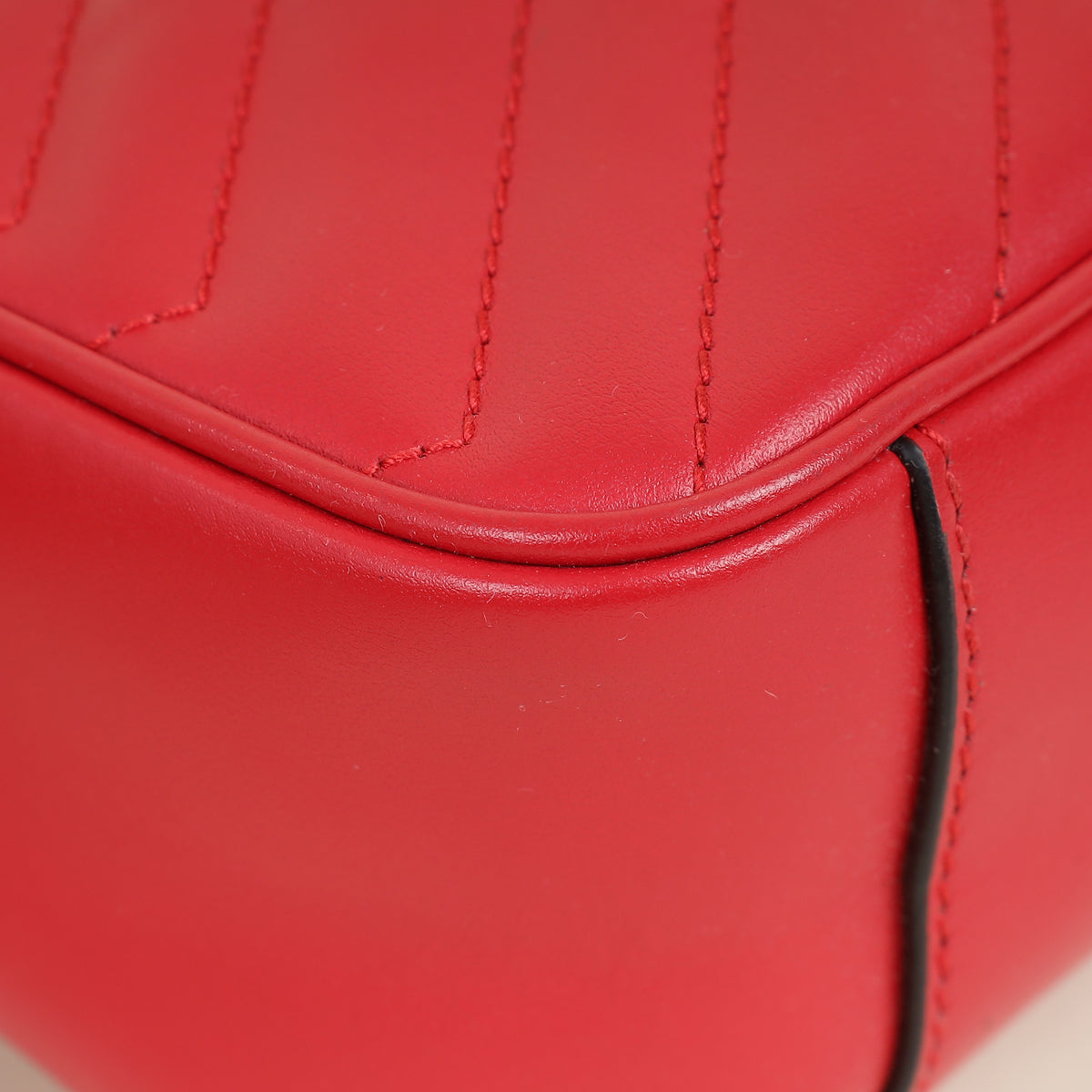 Gucci Bright Red GG Marmont Medium Shoulder Bag