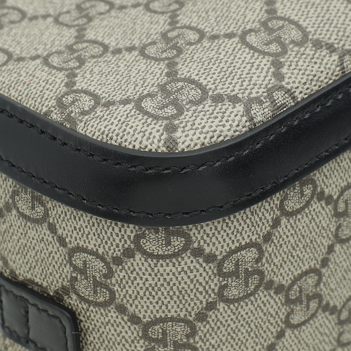 Gucci Bicolor GG Supreme Monogram Toiletry Case