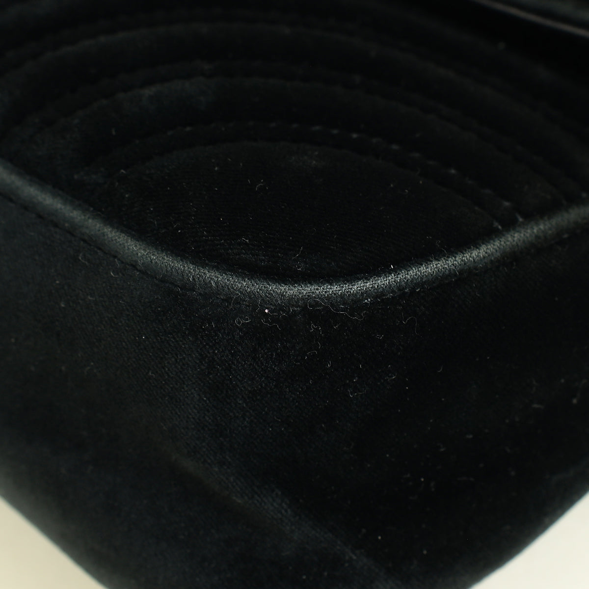 Gucci Black GG Marmont Velvet Medium Shoulder Bag