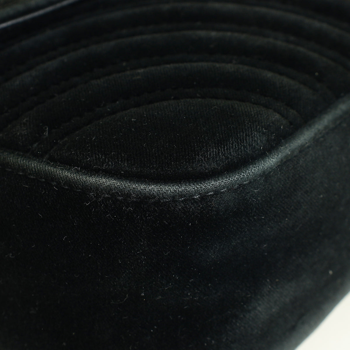 Gucci Black GG Marmont Velvet Medium Shoulder Bag