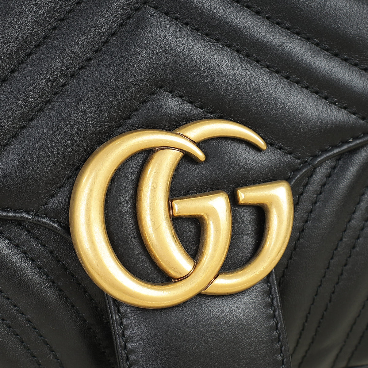 Gucci Black GG Marmont Medium Shoulder Bag